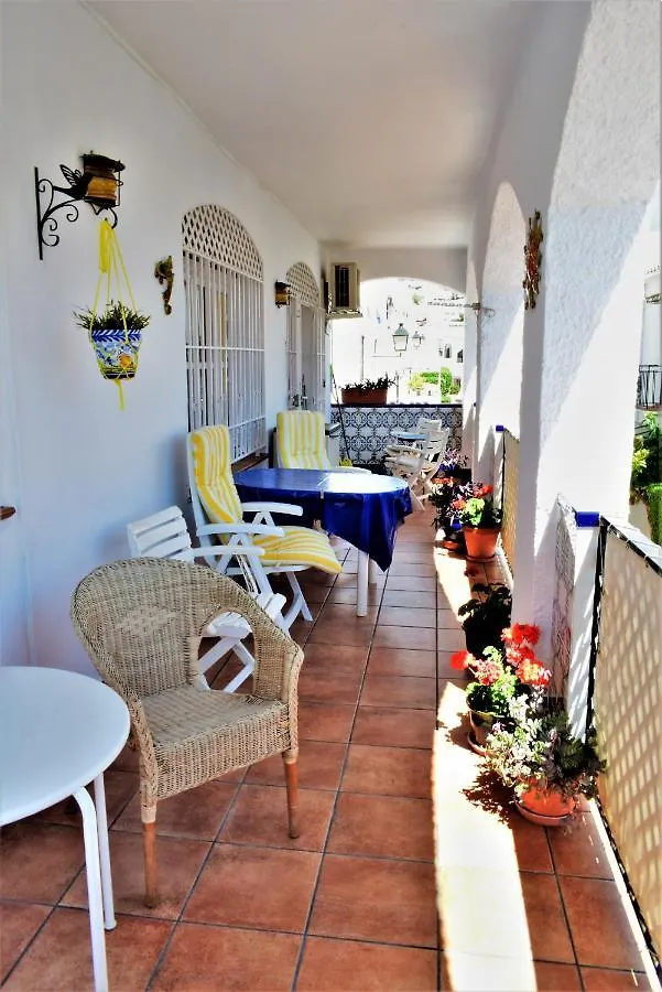 Verano Azul 72 Nerja 0*,